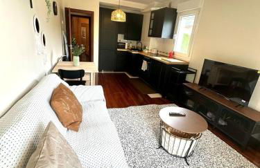 Reformado con Piscina y Jardín - Foto 5