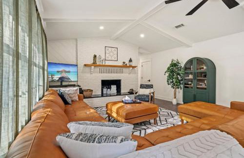 Boho Retreat with 2 Masters and Plenty of Space - Foto 5
