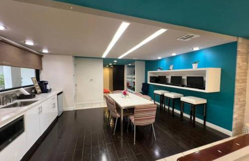 Cozy Apartment in Heart of Encino 104 - Foto 39