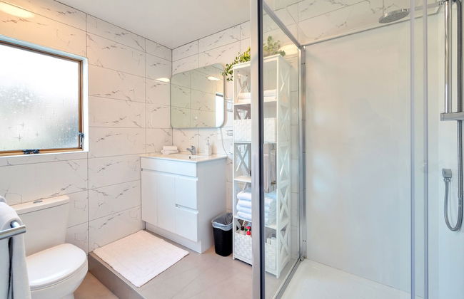 Bright 3 Bedroom near St Lukes Mall 3 - Photo 18