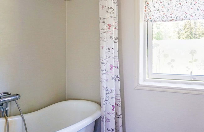 4 Person Holiday Home in Hallnas-by Traum - Photo 11