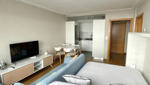 Estudio céntrico 1 con terraza y parking privado - Foto 5