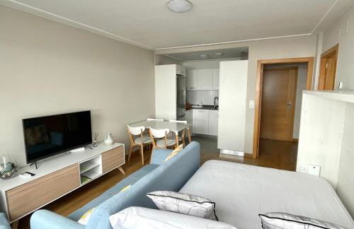 Estudio céntrico 1 con terraza y parking privado - Foto 5