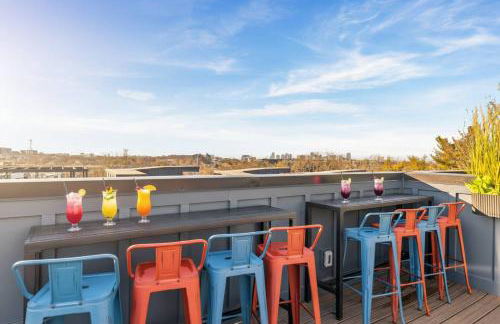 Hot Tub Poker Pool Table & Rooftop City MLS View - Foto 51