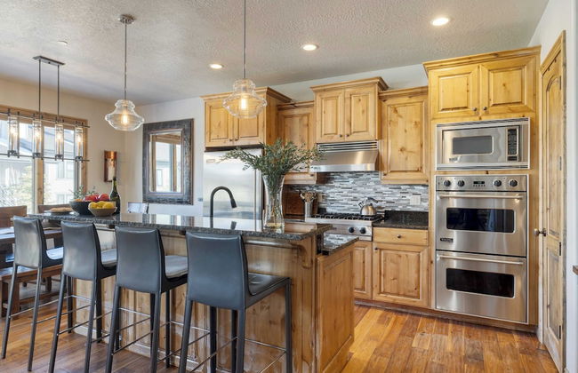 Blue Skies Lakeside Family-friendly Getaway w/ Hot Tub & BBQ - Foto 3