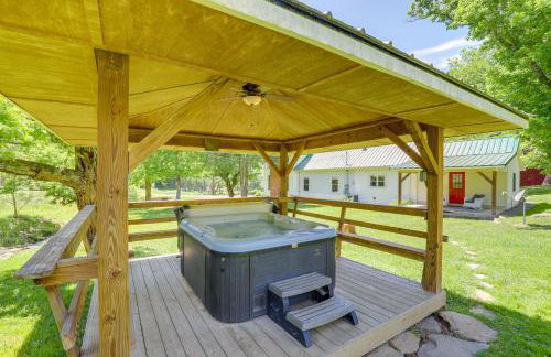 Hot Tub Soaks and Fireside Nights! Marshall Cottage - Foto 3