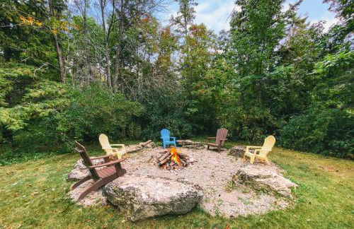 Charming Sister Bay Home Backyard Oasis & HotTub - Foto 56