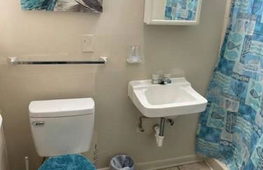 Beautiful Spacious 3 BR brick home for the family - Photo 12