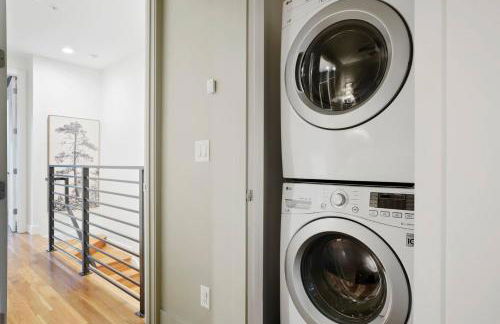 Million Dollar Rooftop MTN Views -2 King Beds-DT Golden - Photo 22