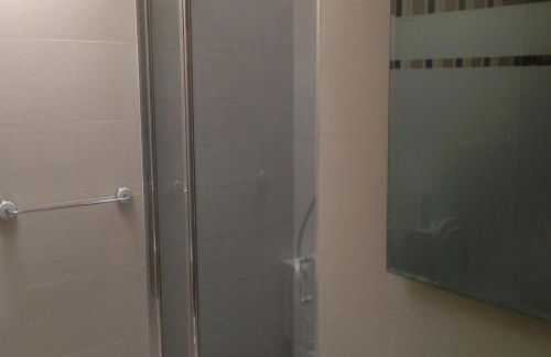 A modern villa with a large solari - Photo 13