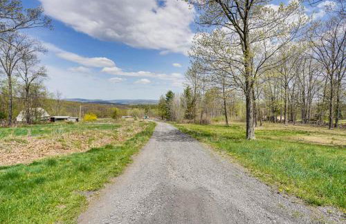 Mtn Views and Private Yard Retreat in Cornwallville - Foto 28