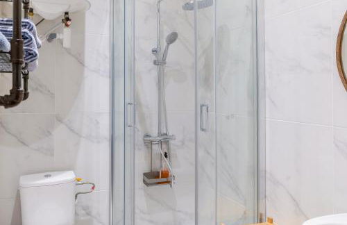 T2 Chic, Vue Vieux-Port et Notre Dame, Atypique, Calme, Clim, 48M2, Accès autonome avec code - Foto 9