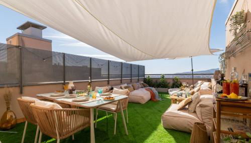 Penthouse with Private Terrace & Pool Access - Foto 3