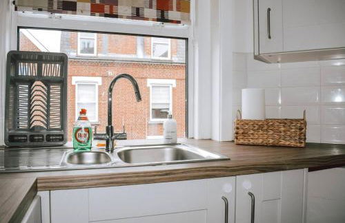 Large 2 Bed in Twickenham High Street - Foto 22