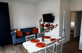 Deluxe Suite w PS5, Balcony, Netflix, Sleeps 6, ideal for relocators and professionals - Foto 22
