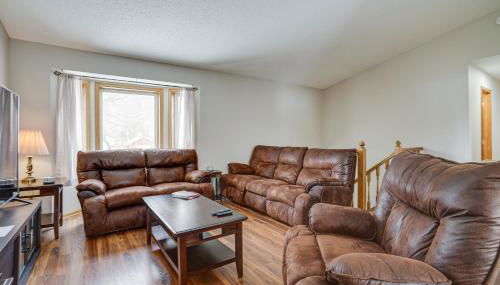 2 Mi to Super Rink Sporty Group Getaway in Blaine - Foto 5