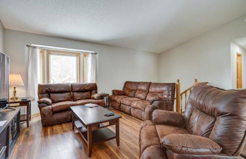 2 Mi to Super Rink Sporty Group Getaway in Blaine - Foto 5