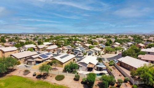 Boho Chic Arizona Villa w Pool & Mini Golf - Foto 4