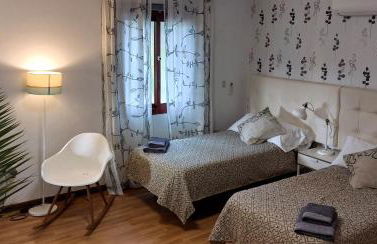 VILLA NABRISA MARBELLA, 5 BEDROOM, PRIVATE POOL, GARDEN, BBQ - Foto 28