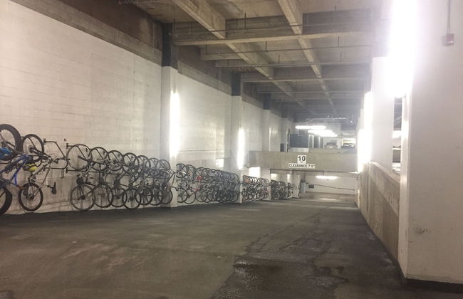 Downtown Loft Style Condo Heated Parking - Photo 32