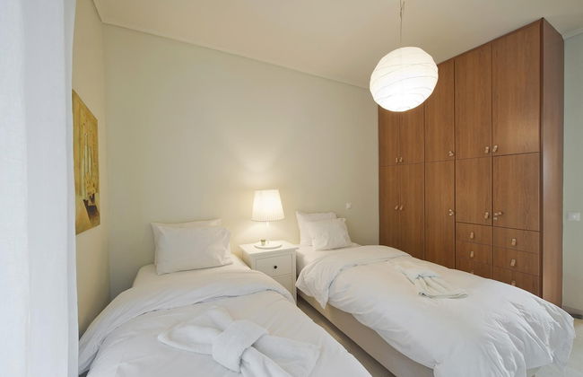 Lucyzen in Vouliagmeni - Foto 1