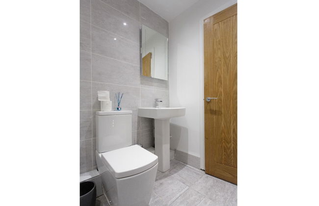 Live in Leeds Greenhill Bungalows - Photo 27