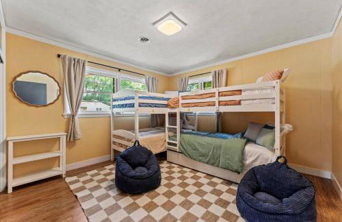 Entertainment Haven w Firepit, Games & Fenced Yard - Foto 22