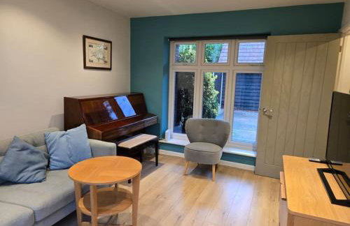 CHERRY MEWS by BOURNECOAST - A Detached Holiday Home with Parking and a Garden - HB7358 - Foto 4