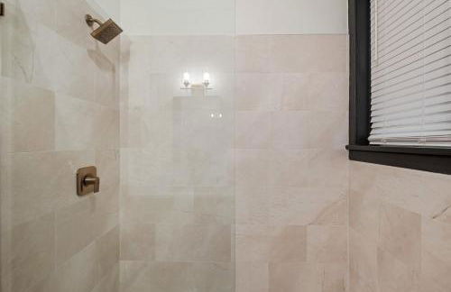 Cozy Home near Downtown - Close to Nulu - Sleeps 6 - Foto 49