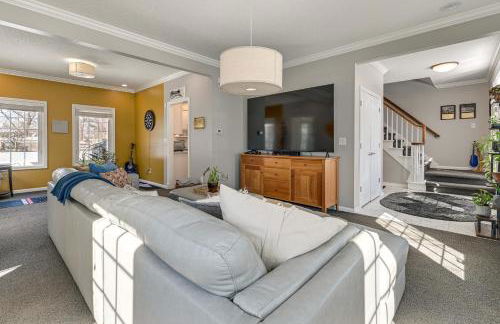 Endless Fun! Family Home with Spacious Yard in Clive - Foto 5