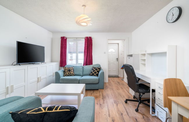 Crawley Pet Friendly 1-Bedroom Apartment - Foto 9