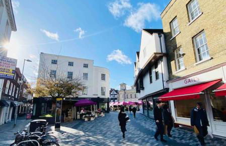 New studio flat overlooking city centre - Foto 8