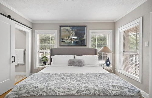 The Queen's Gambit I - Photo 24