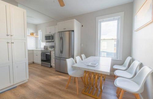 Charming 4 BDR - Walk to Downtown & Free parking! - Foto 6