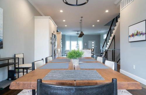 Lovely Modern 3BR-3BA Grove Home ABODEbucks - Photo 12