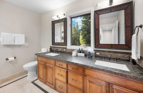 Luxury Tahoe Vacation Rental with HotTub & Lake Views - Foto 26