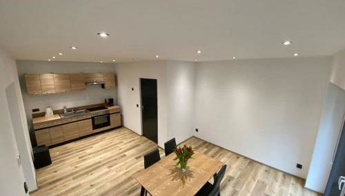 Wunderschöne 2,5 - Zimmer- Ferienwohnung mit Terrasse und Fernblick im Vordertaunus - Foto 1