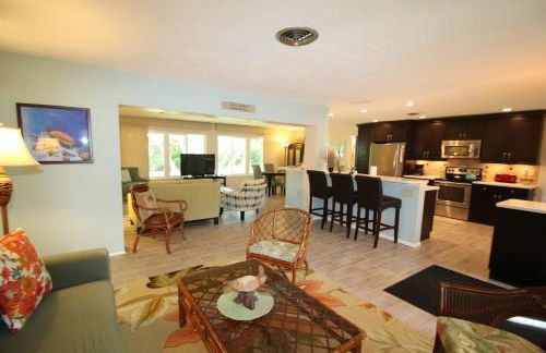 Tropical Beach House- 100 Steps to the Gulf! - Foto 21