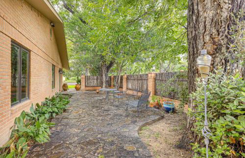 Del Rio Home with Large Yard, BBQ and Fireplace! - Foto 32