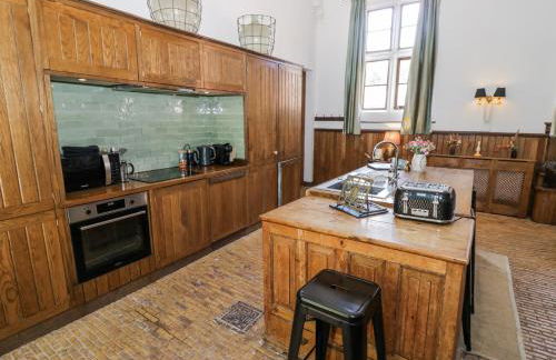 Chetwynd Lodge - Photo 14