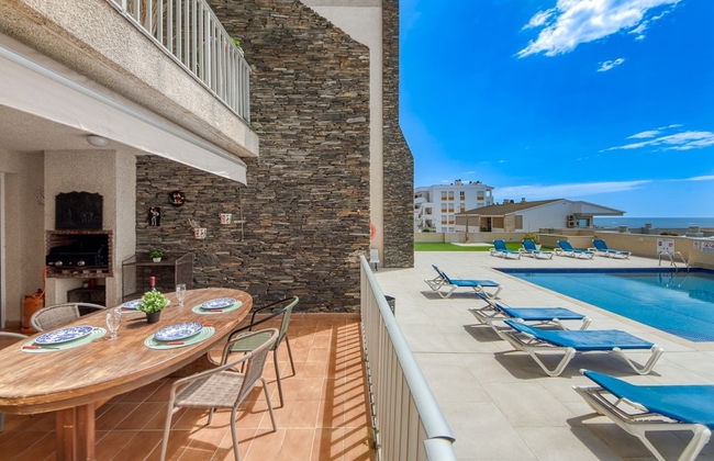 Apartment in Roses Near Canyelles Beach - Photo 20