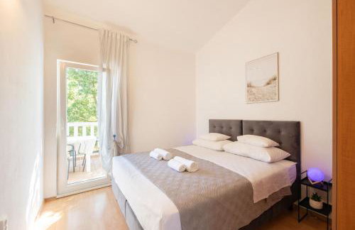 House Runjic w pool large garden and playground - Foto 13