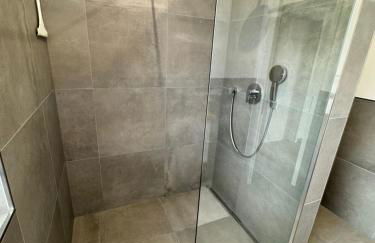 Schönes Ferienhaus mit Sauna am Harkebrügger See in der Nähe von Oldenburg - Foto 13