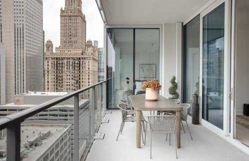 Premier Penthouses and Apartment with Captivating Views of Millennium Park - Photo 5