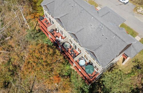 Wolf's Den~Views~Hot Tub~Home Theater~Hatley Ski! - Foto 69