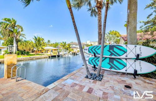 Villa Rhodes Palatial Waterfront Beach Estate - Photo 23