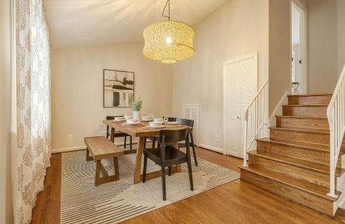 Stylish Forest Retreat Minutes from DC - Gary - Foto 16