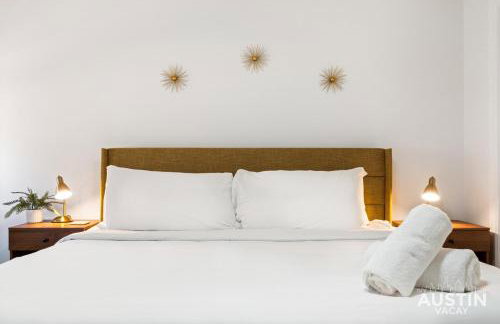 Near BBQ, Coffee More in Brentwood Pet-Friendly 2BR 1BA Condo By Austin Vacay - Foto 24