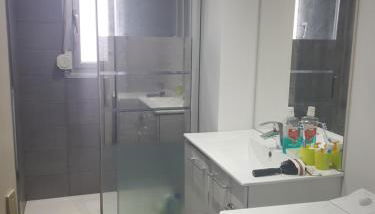 Appartement calme 3 chambres avec lit double Wifi - Parking facile - Foto 3