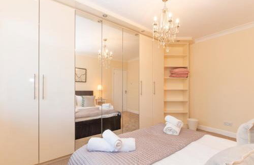 Pass the Keys Stunning Spacious Chessington Gem with Parking - Photo 30